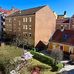 Spacious In Gruenerlokka Apartman