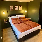 Spacious In Gruenerlokka Apartman